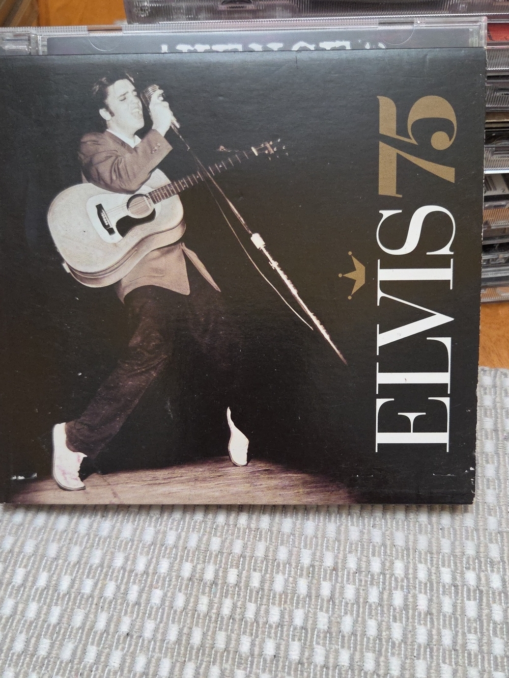 Elvis 75 CD - Elvis Presley (Black & Gold)